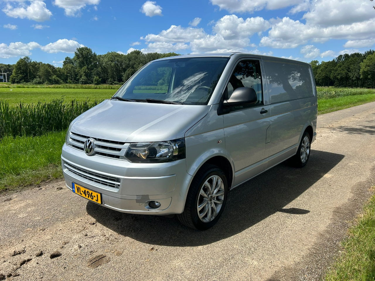 Volkswagen Transporter 2.0 TDI Bleumotion Technology L1 H1 114 PK apk 14-12-2024 Airco NL - Kis furgon: 2 kép. Volkswagen Transporter 2.0 TDI Bleumotion Technology L1 H1 114 PK apk 14-12-2024 Airco NL - Kis furgon: 2 kép.
