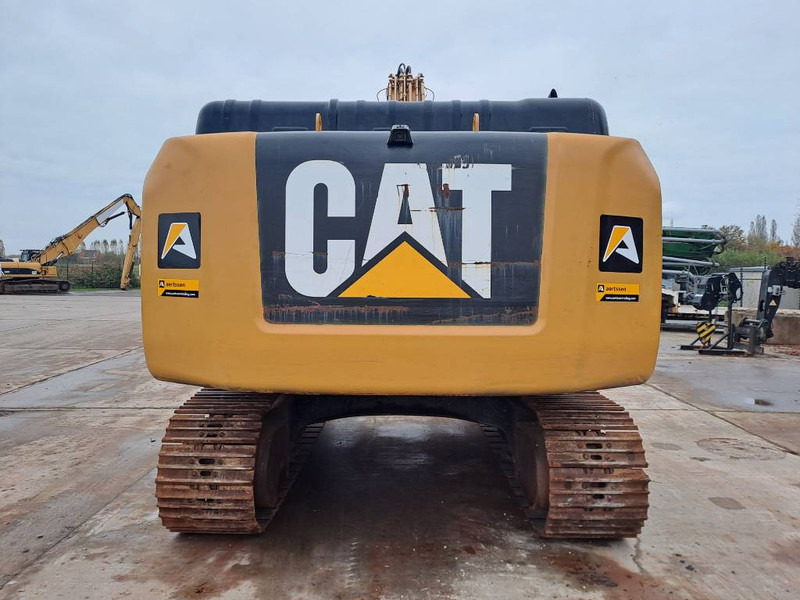 Cat 330FL N - Lánctalpas kotró: 3 kép. Cat 330FL N - Lánctalpas kotró: 3 kép.
