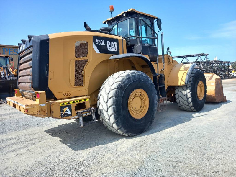 Cat 980L (Abu Dhabi) - Gumikerekes homlokrakodó: 4 kép. Cat 980L (Abu Dhabi) - Gumikerekes homlokrakodó: 4 kép.