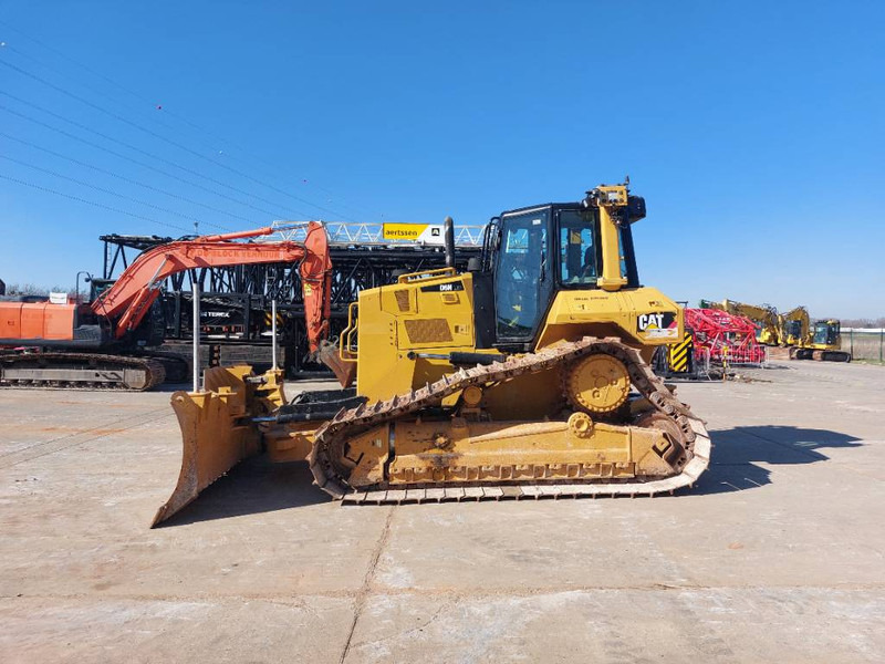 Cat D 6 N LGP - Buldózer: 1 kép. Cat D 6 N LGP - Buldózer: 1 kép.