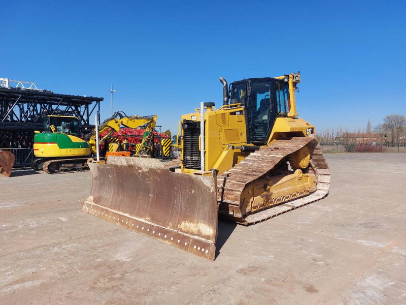 Cat D 6 N LGP - Buldózer: 2 kép. Cat D 6 N LGP - Buldózer: 2 kép.