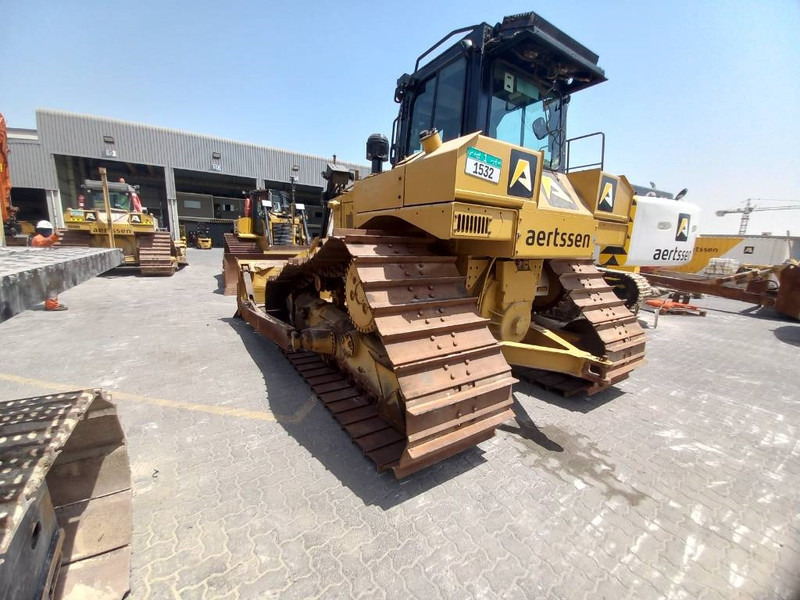 Cat D6R LGP (Abu Dhabi) - Buldózer: 2 kép. Cat D6R LGP (Abu Dhabi) - Buldózer: 2 kép.