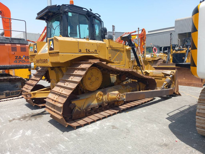 Cat D6R LGP (Abu Dhabi) - Buldózer: 5 kép. Cat D6R LGP (Abu Dhabi) - Buldózer: 5 kép.