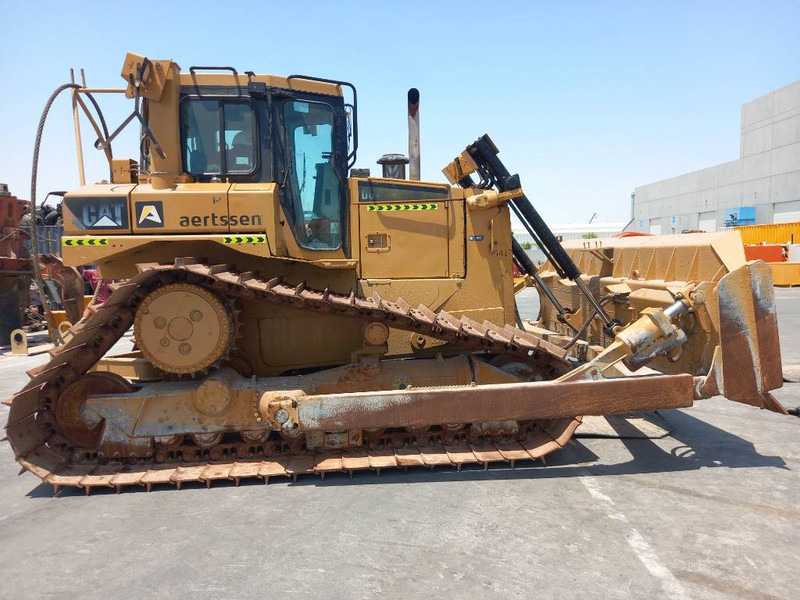 Cat D6T LGP (Abu Dhabi) - Buldózer: 5 kép. Cat D6T LGP (Abu Dhabi) - Buldózer: 5 kép.