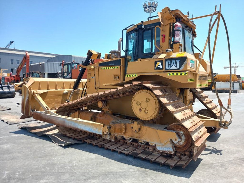 Cat D6T LGP (Abu Dhabi) - Buldózer: 3 kép. Cat D6T LGP (Abu Dhabi) - Buldózer: 3 kép.
