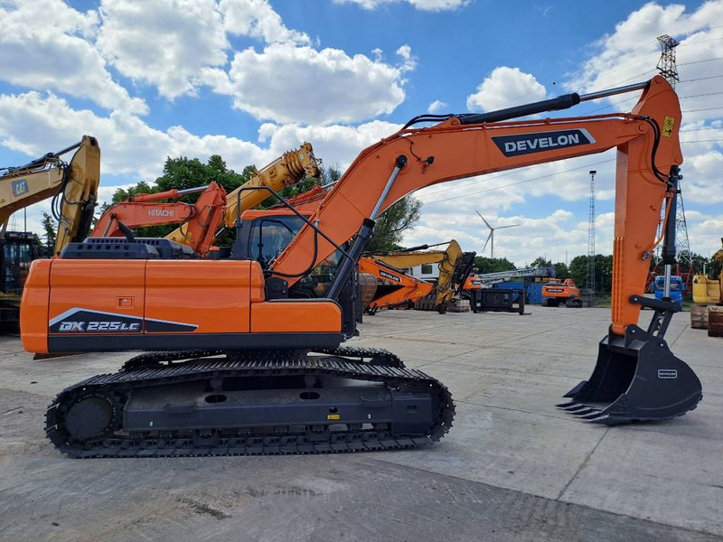 Develon DX225LC-7M - Lánctalpas kotró: 5 kép. Develon DX225LC-7M - Lánctalpas kotró: 5 kép.
