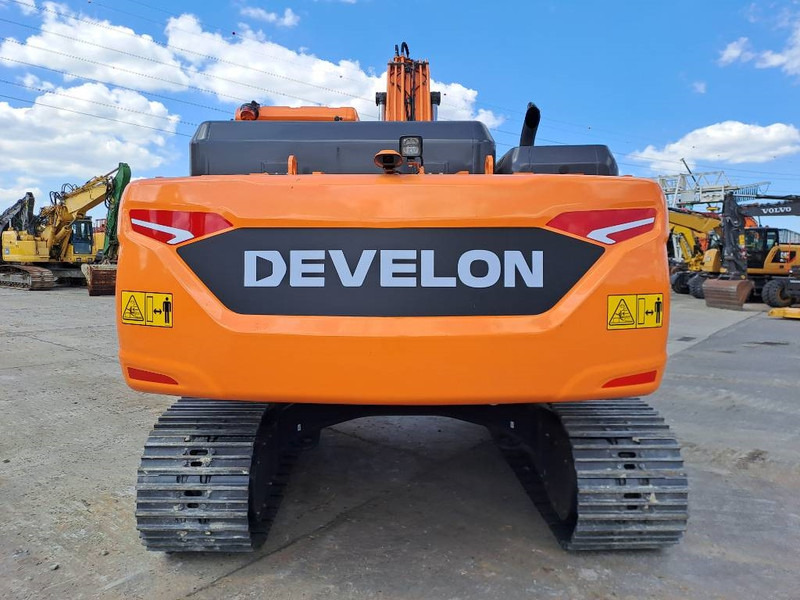 Develon DX225LC-7M - Lánctalpas kotró: 3 kép. Develon DX225LC-7M - Lánctalpas kotró: 3 kép.