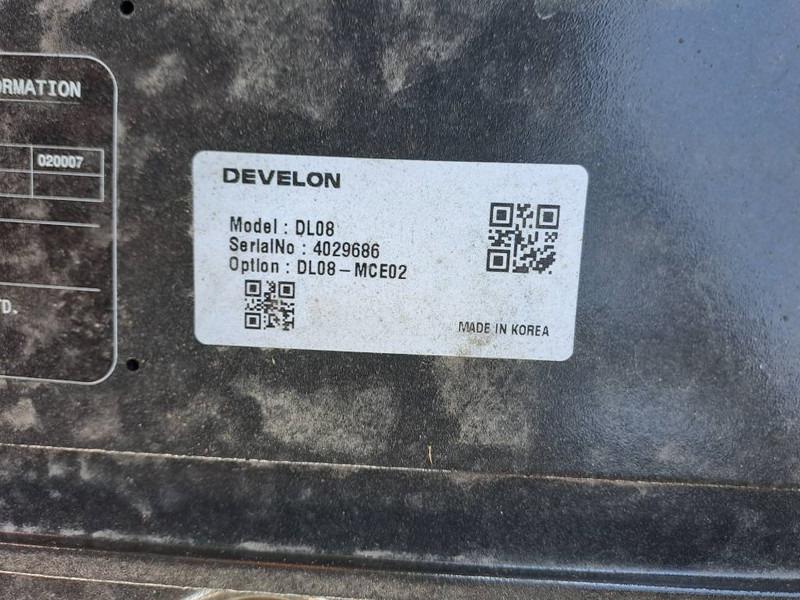 Új Lánctalpas kotró Develon DX300LC-7M: 19 kép.