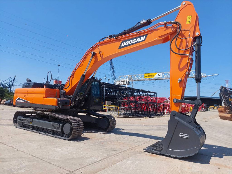 Doosan DX360LC-7M - Lánctalpas kotró: 5 kép. Doosan DX360LC-7M - Lánctalpas kotró: 5 kép.