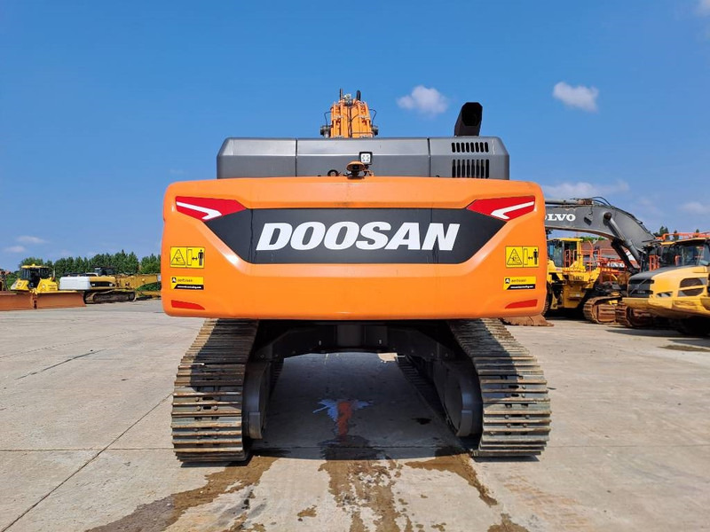 Doosan DX530LC-7M - Lánctalpas kotró: 3 kép. Doosan DX530LC-7M - Lánctalpas kotró: 3 kép.