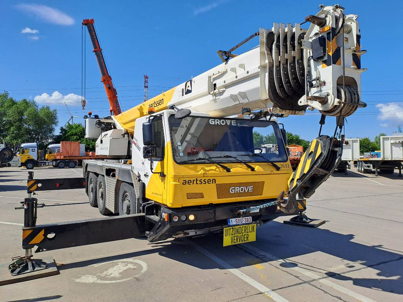Grove GMK 3060 - Terepjáró autódaru: 2 kép. Grove GMK 3060 - Terepjáró autódaru: 2 kép.
