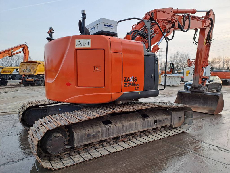 Hitachi ZX 225 US LC-5 B (Trimble GPS Prepared) - Lánctalpas kotró: 4 kép. Hitachi ZX 225 US LC-5 B (Trimble GPS Prepared) - Lánctalpas kotró: 4 kép.