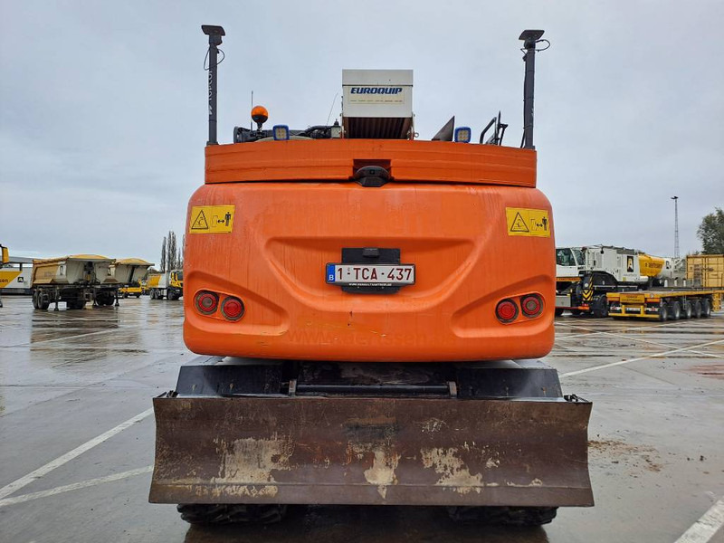 Hitachi ZX140WTB-6 (Topcon GPS + Engcon) - Gumikerekes kotró: 3 kép. Hitachi ZX140WTB-6 (Topcon GPS + Engcon) - Gumikerekes kotró: 3 kép.