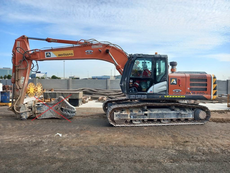 Hitachi ZX220LC (Abu Dhabi) - Lánctalpas kotró: 1 kép. Hitachi ZX220LC (Abu Dhabi) - Lánctalpas kotró: 1 kép.