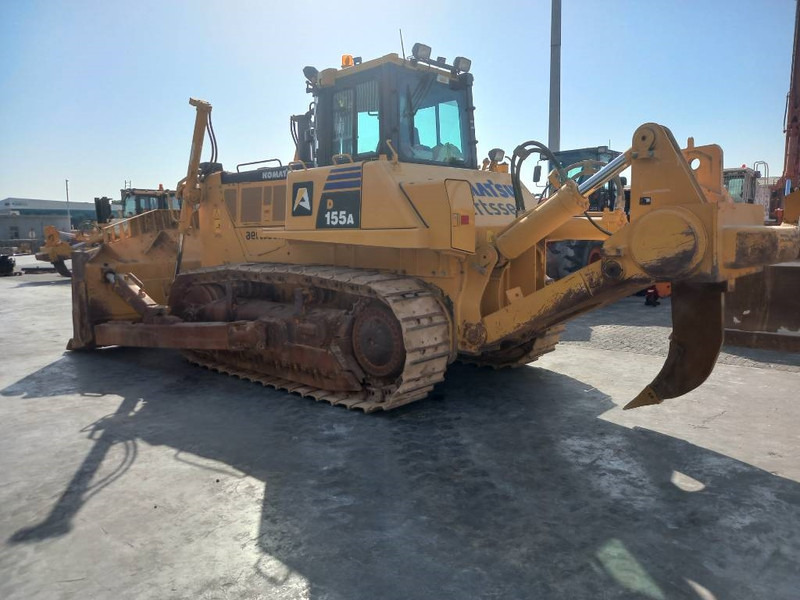 Komatsu D155A-6R (4 pcs available in Abu Dhabi) - Buldózer: 2 kép. Komatsu D155A-6R (4 pcs available in Abu Dhabi) - Buldózer: 2 kép.