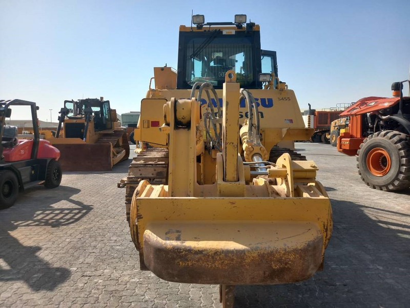 Komatsu D155A-6R (4 pcs available in Abu Dhabi) - Buldózer: 5 kép. Komatsu D155A-6R (4 pcs available in Abu Dhabi) - Buldózer: 5 kép.