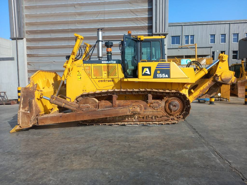 Komatsu D155A-6R (4 pcs available in Abu Dhabi) - Buldózer: 1 kép. Komatsu D155A-6R (4 pcs available in Abu Dhabi) - Buldózer: 1 kép.