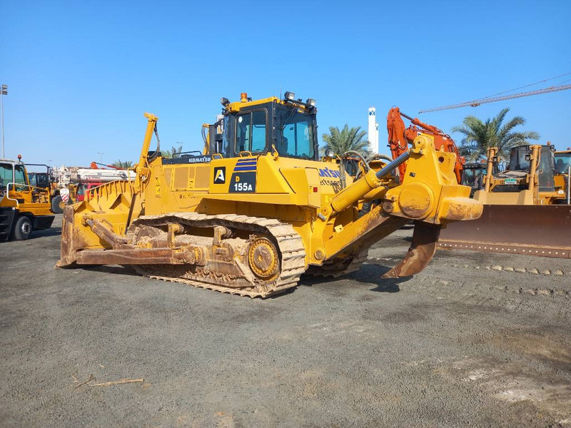 Komatsu D155A-6R (4 pieces available - Abu Dhabi) - Buldózer: 2 kép. Komatsu D155A-6R (4 pieces available - Abu Dhabi) - Buldózer: 2 kép.