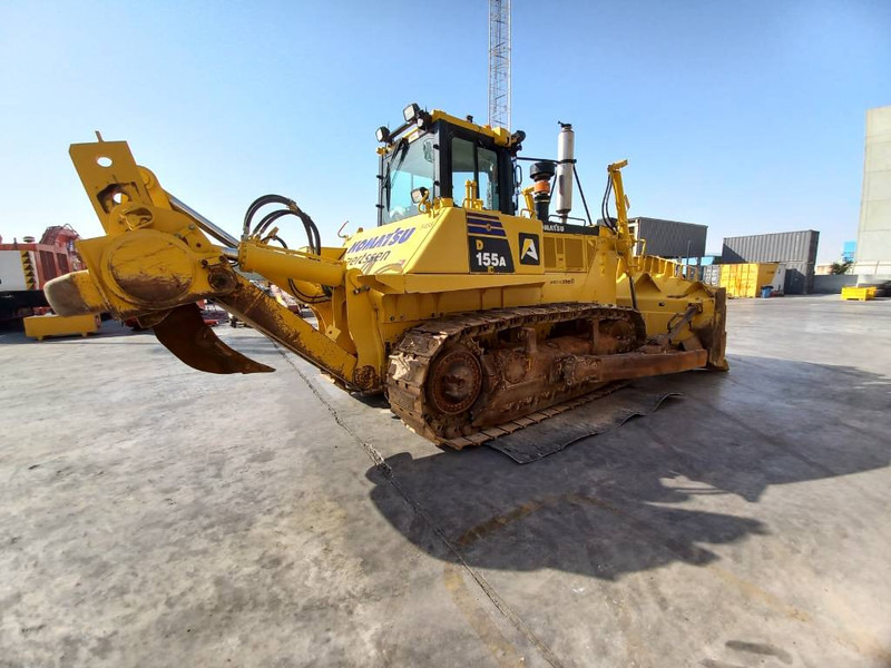 Komatsu D155A-6R - Buldózer: 4 kép. Komatsu D155A-6R - Buldózer: 4 kép.
