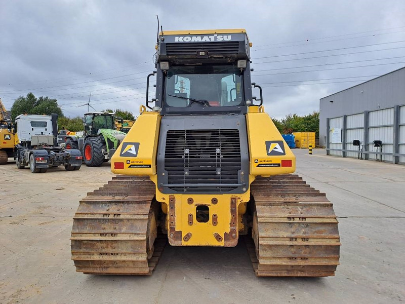 Komatsu D61PXI-23 - Buldózer: 3 kép. Komatsu D61PXI-23 - Buldózer: 3 kép.
