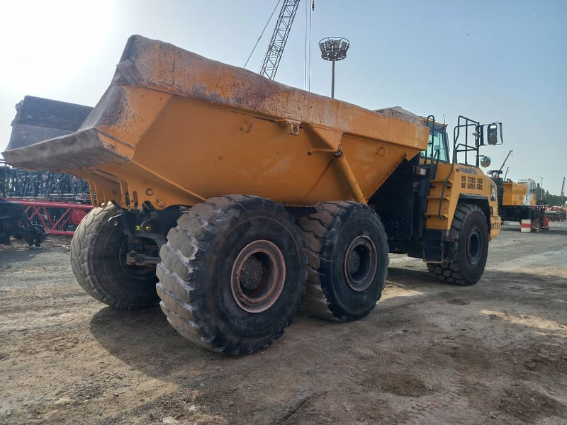 Komatsu HM400-3R (4 pcs available in Abu Dhabi) - Csuklós dömper: 3 kép. Komatsu HM400-3R (4 pcs available in Abu Dhabi) - Csuklós dömper: 3 kép.
