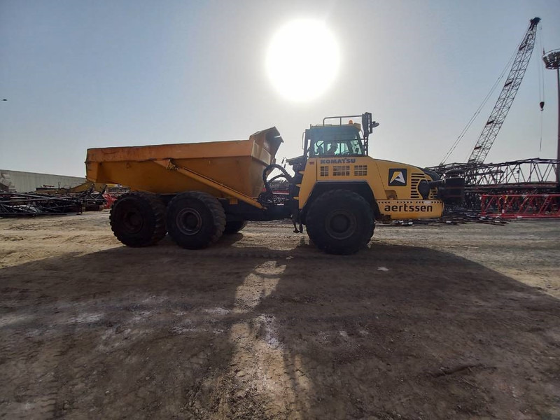 Komatsu HM400-3R (4 pcs available in Abu Dhabi) - Csuklós dömper: 4 kép. Komatsu HM400-3R (4 pcs available in Abu Dhabi) - Csuklós dömper: 4 kép.