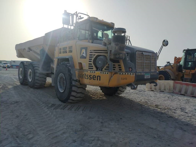 Komatsu HM400-3R (4 pieces available in Abu Dhabi) - Csuklós dömper: 3 kép. Komatsu HM400-3R (4 pieces available in Abu Dhabi) - Csuklós dömper: 3 kép.