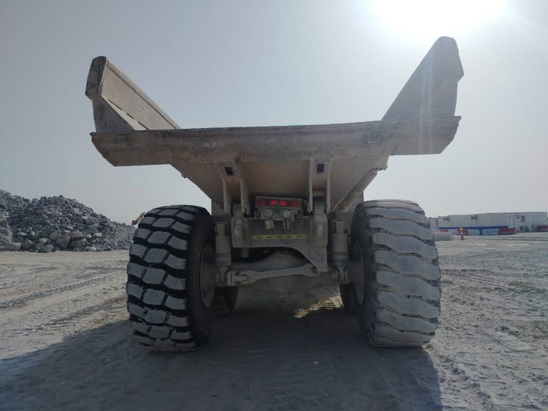 Komatsu HM400-3R (4 pieces available in Abu Dhabi) - Csuklós dömper: 5 kép. Komatsu HM400-3R (4 pieces available in Abu Dhabi) - Csuklós dömper: 5 kép.