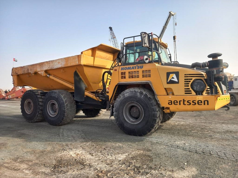 Komatsu HM400-3R (4pcs available in Abu Dhabi) - Csuklós dömper: 4 kép. Komatsu HM400-3R (4pcs available in Abu Dhabi) - Csuklós dömper: 4 kép.