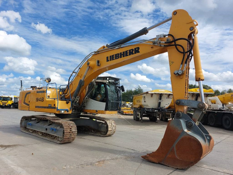 Liebherr R946 LC (Lifting Cab) - Lánctalpas kotró: 4 kép. Liebherr R946 LC (Lifting Cab) - Lánctalpas kotró: 4 kép.