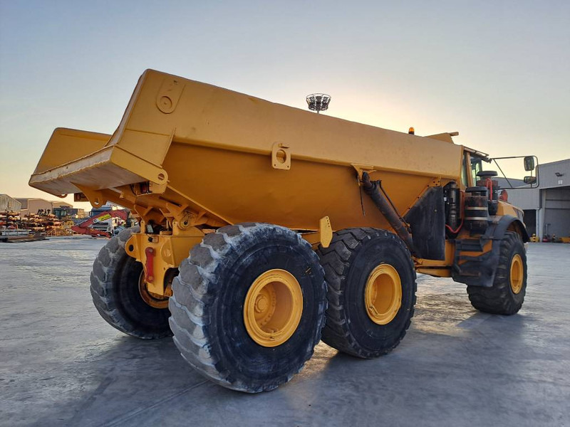 Volvo A40F (Abu Dhabi) - Csuklós dömper: 4 kép. Volvo A40F (Abu Dhabi) - Csuklós dömper: 4 kép.