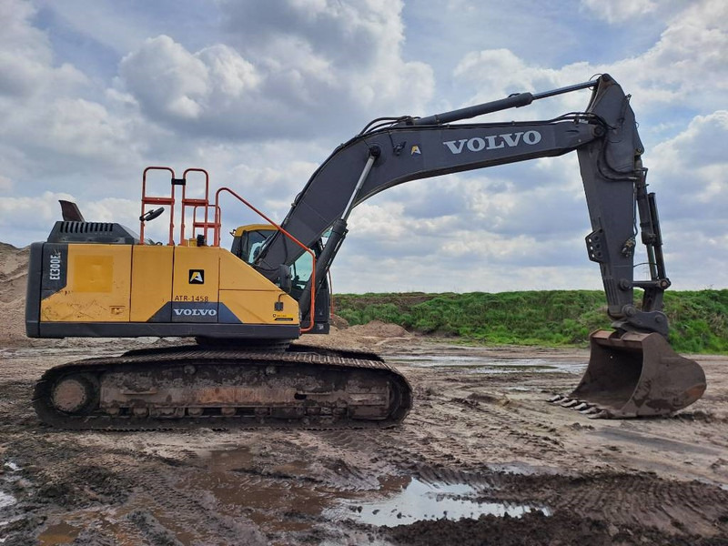 Volvo EC 300 EL - Lánctalpas kotró: 5 kép. Volvo EC 300 EL - Lánctalpas kotró: 5 kép.