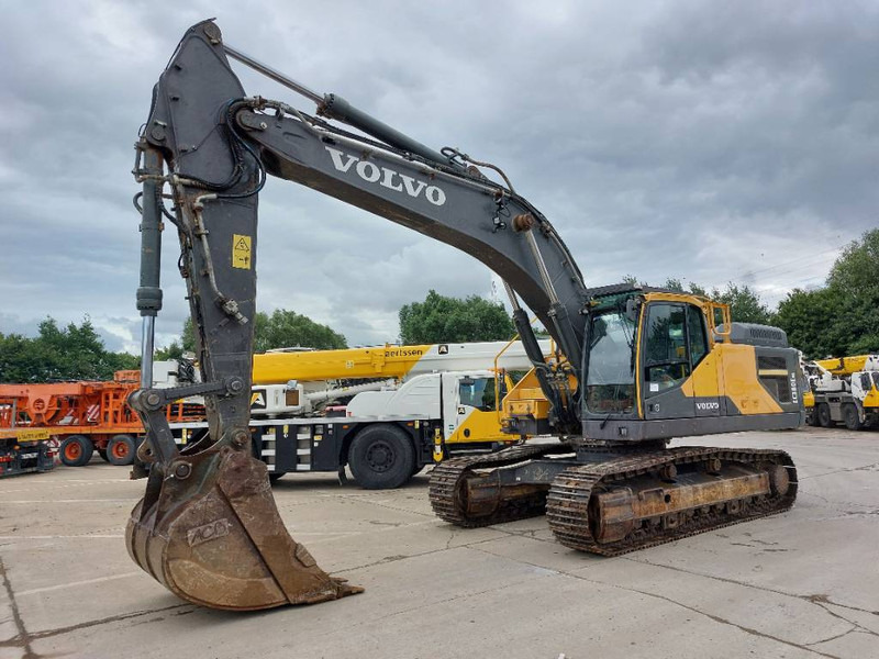 Volvo EC 380 E NL - Lánctalpas kotró: 2 kép. Volvo EC 380 E NL - Lánctalpas kotró: 2 kép.