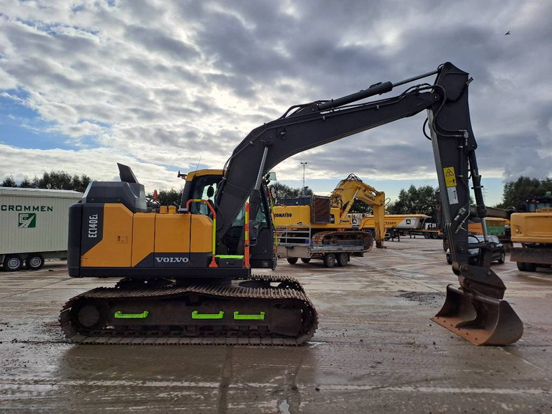 Volvo EC140EL - Lánctalpas kotró: 5 kép. Volvo EC140EL - Lánctalpas kotró: 5 kép.