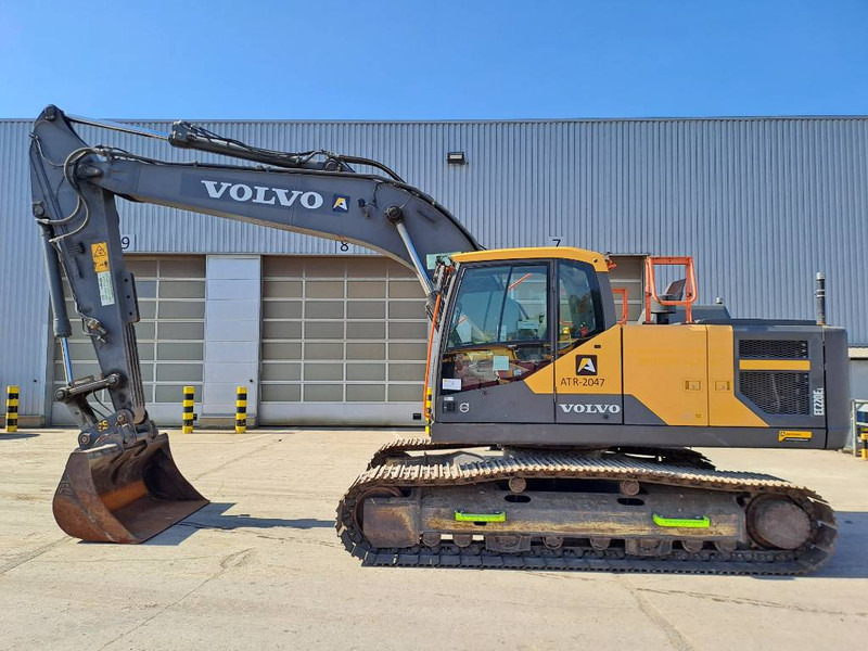 Volvo EC220EL - Lánctalpas kotró: 1 kép. Volvo EC220EL - Lánctalpas kotró: 1 kép.