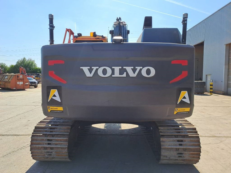 Volvo EC220EL - Lánctalpas kotró: 3 kép. Volvo EC220EL - Lánctalpas kotró: 3 kép.