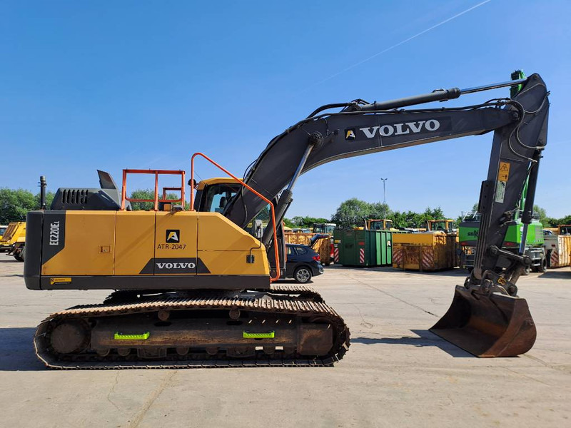 Volvo EC220EL - Lánctalpas kotró: 5 kép. Volvo EC220EL - Lánctalpas kotró: 5 kép.