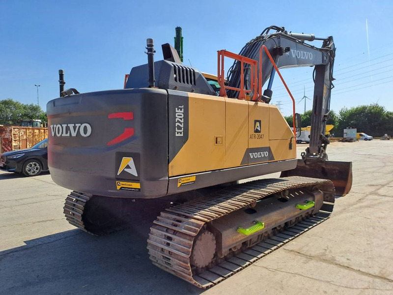 Volvo EC220EL - Lánctalpas kotró: 4 kép. Volvo EC220EL - Lánctalpas kotró: 4 kép.