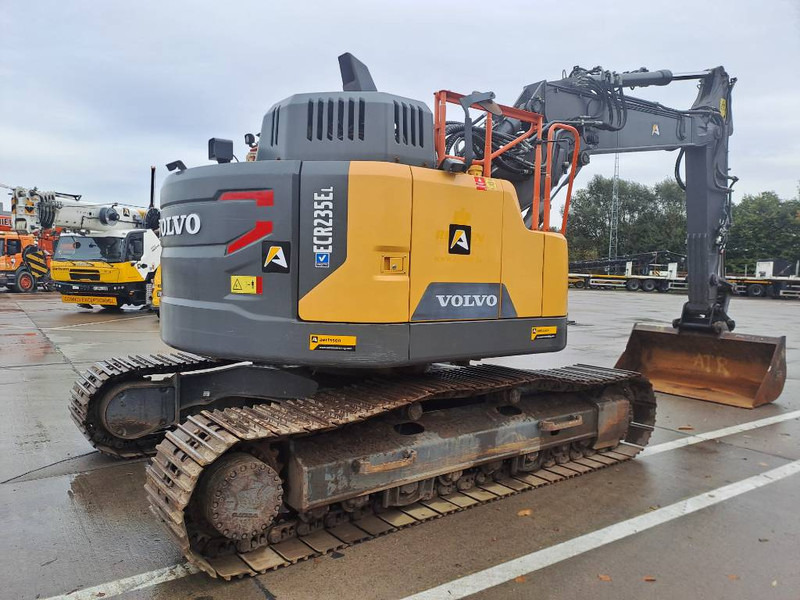 Volvo ECR 235 E - Lánctalpas kotró: 4 kép. Volvo ECR 235 E - Lánctalpas kotró: 4 kép.