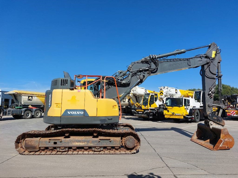 Volvo ECR 235 EL - Lánctalpas kotró: 4 kép. Volvo ECR 235 EL - Lánctalpas kotró: 4 kép.