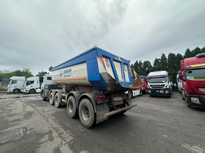 Mercedes-Benz ACTROS 3344 - Félpótkocsi billenőplatós: 1 kép. Mercedes-Benz ACTROS 3344 - Félpótkocsi billenőplatós: 1 kép.