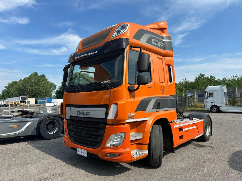 DAF CF 85.440 - Nyergesvontató: 2 kép. DAF CF 85.440 - Nyergesvontató: 2 kép.