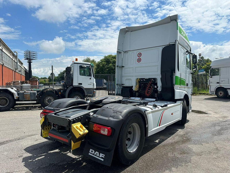 DAF XF 460 - Nyergesvontató: 3 kép. DAF XF 460 - Nyergesvontató: 3 kép.