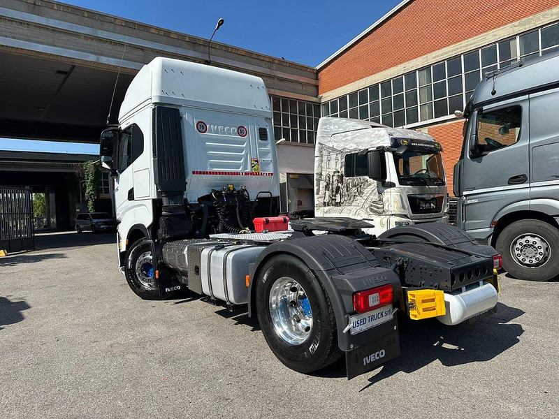 Iveco S-Way 570 - Nyergesvontató: 5 kép. Iveco S-Way 570 - Nyergesvontató: 5 kép.