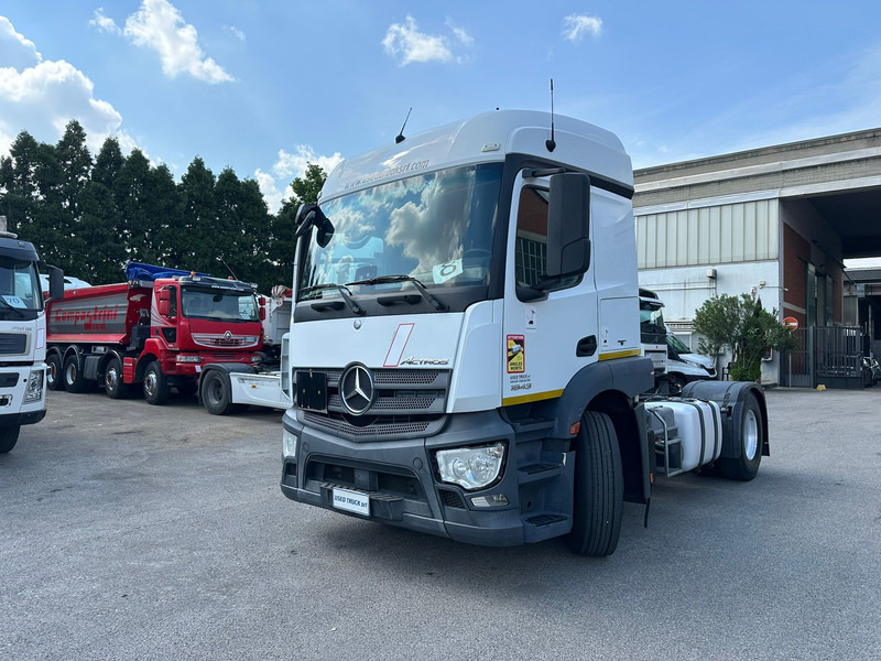 Mercedes-Benz Actros 1843 - Nyergesvontató: 1 kép. Mercedes-Benz Actros 1843 - Nyergesvontató: 1 kép.