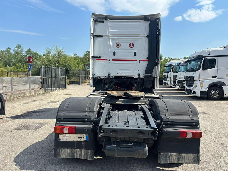 Mercedes-Benz Actros 1845 - Nyergesvontató: 5 kép. Mercedes-Benz Actros 1845 - Nyergesvontató: 5 kép.