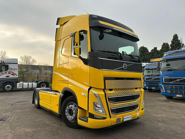 Volvo FH500 - Nyergesvontató: 3 kép. Volvo FH500 - Nyergesvontató: 3 kép.