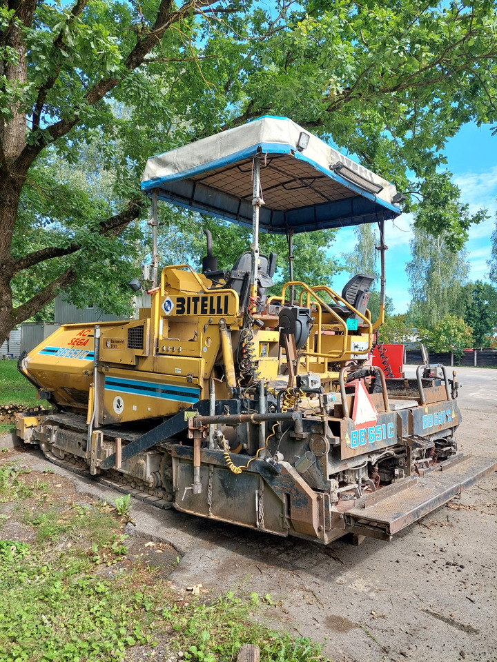 BITELLI BB651 Caterpillar - Útburkológép: 3 kép. BITELLI BB651 Caterpillar - Útburkológép: 3 kép.