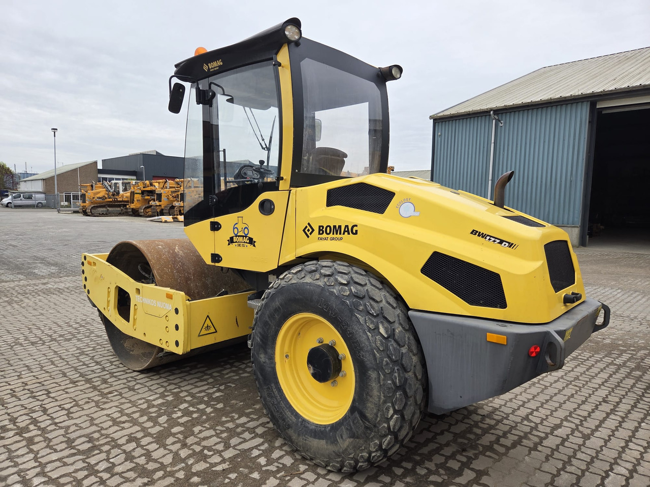 BOMAG BW177D-5 - Talajtömörítő: 1 kép. BOMAG BW177D-5 - Talajtömörítő: 1 kép.