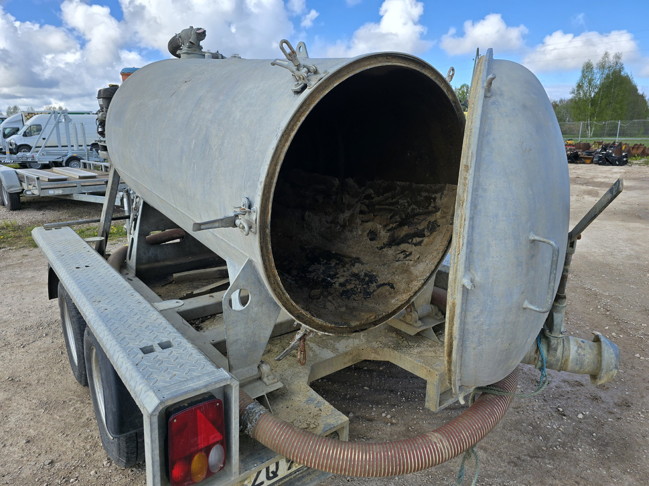 Bunnefeld Haren PAH3500 - Tartályos pótkocsi: 4 kép. Bunnefeld Haren PAH3500 - Tartályos pótkocsi: 4 kép.
